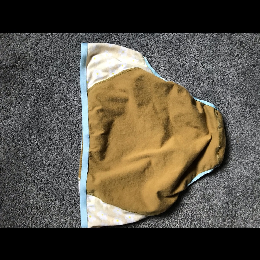 Bundle of three Tuesday Bassen size L underwear - Picture 10 of 11